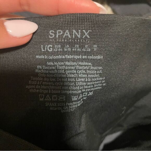 Spanx Look at Me Now Seamless Moto Leggings in Navy- Size Large - Picture 4 of 7